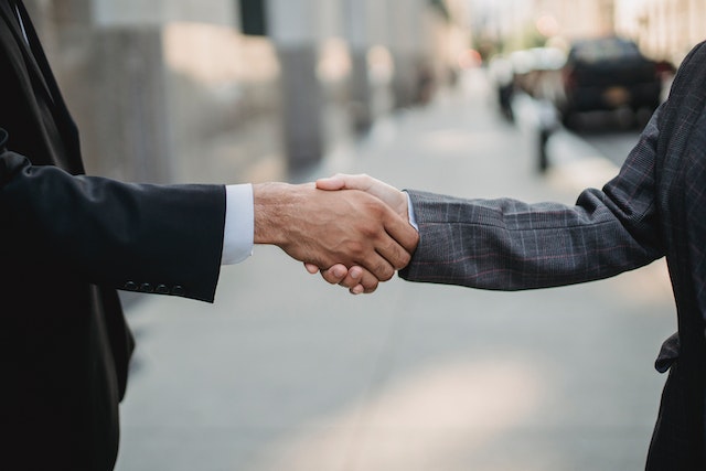 business-people-shaking-hands